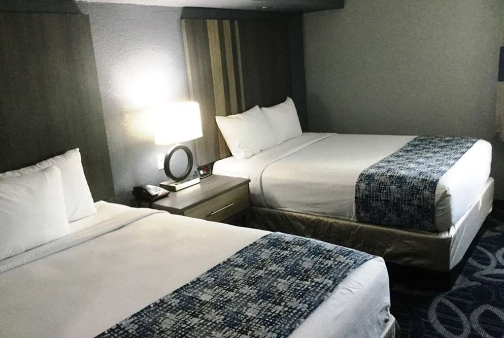 ベイモント イン&スイーツ ショーニー 部屋 写真