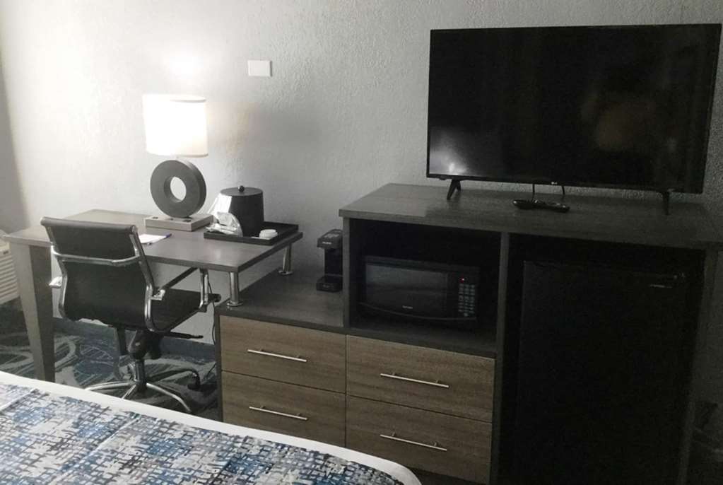 ベイモント イン&スイーツ ショーニー 部屋 写真